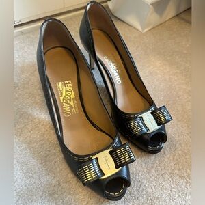 Ferragamo peep toe 7.5